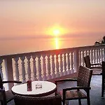 Anemona Apartahotel 2*